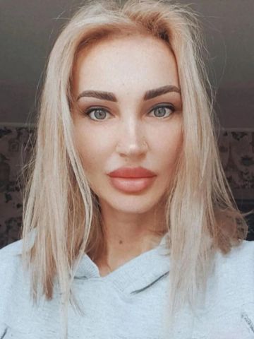 Анастасия Длинноногая Модель